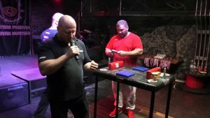 Кистевой силомер. Сколько смогут выжать армрестлеры.