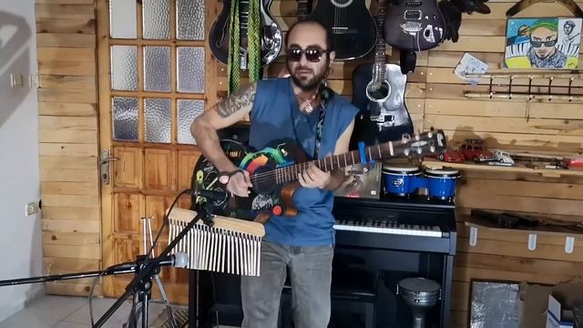 Beautiful Guitar Loop and homemade pedal percussion Alper Kaya смотреть онлайн