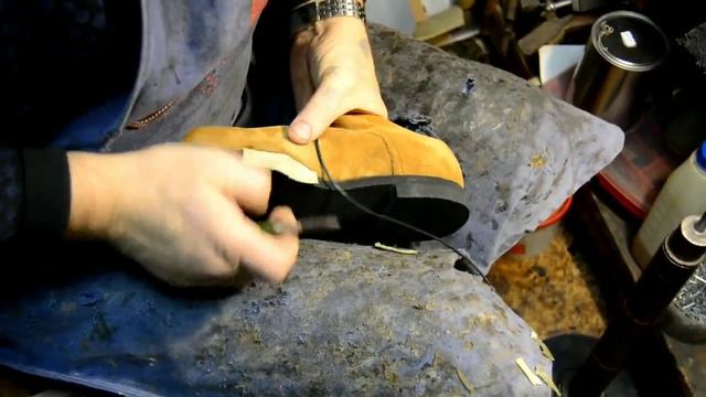 Внутренняя латка на обувь своим руками. Мастер класс Игоря Сотникова смотреть онлайн