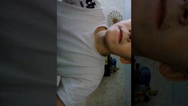 Задолбался чихать)))