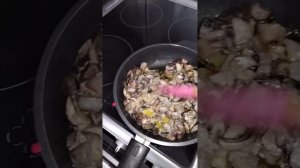 Еда для диабетика: спагетти из кабачка с грибным соусом и курочкой?