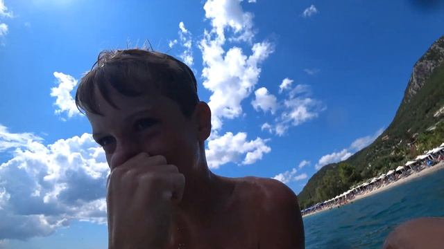 КОРФУ Пляж БАРБАТИ / Морская прогулка на SUP / Дикие пляжи смотреть онлайн