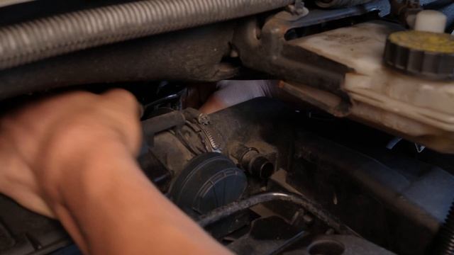 How to replace the air filter XSARA PICASSO 1.6i ? смотреть онлайн