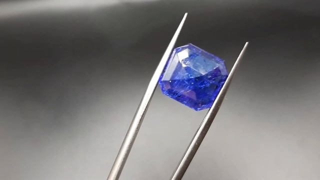Танзанит 9.92 ct. Танзания. природный камень.