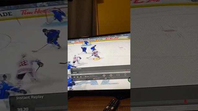 Brandon Saad breaks glass in NHL 15 Xbox 360