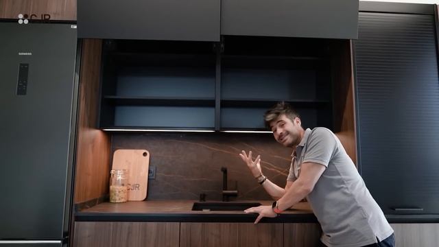 Cocina abierta MADERA Y NEGRA con peninsula CJR смотреть онлайн