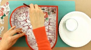 Decoupage wooden tray - decoupage on wood - decoupage tutorial - Decoupage for beginners