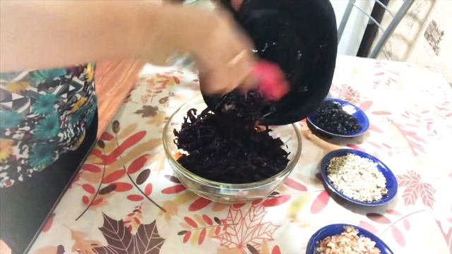 Божественный рецепт салата с куриной грудкой, черносливом, и свеклой. Очень вкусный рецепт салата . смотреть онлайн