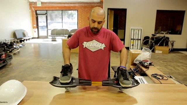 Как делать трюк на роллерсерфе Razor RipStik: Frontside Scraper Slider?