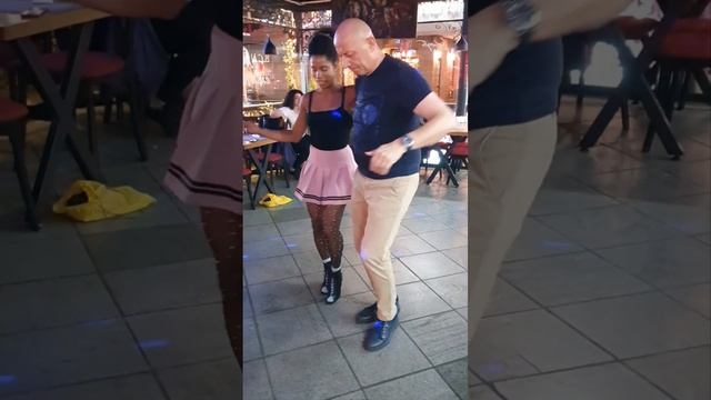 Сальса с Индирой. Тбилиси, кафе BCN Hispania. смотреть онлайн