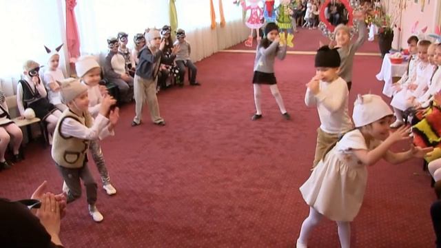 Танец "Семеро козлят" утренник в детском садике смотреть онлайн