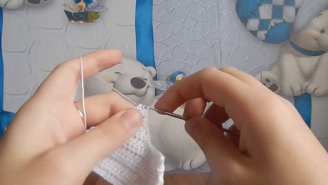 Одежда для кукол крючком. Топик с розой.