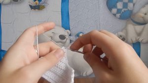 Одежда для кукол крючком. Топик с розой.