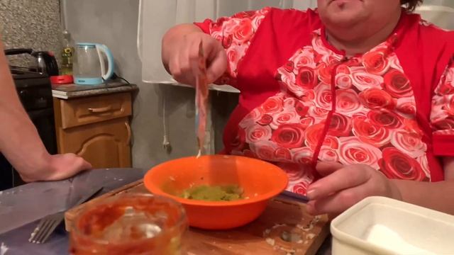 Солим деревенское САЛО / Теща с Зятем готовят / Семейный влог /VLOG смотреть онлайн