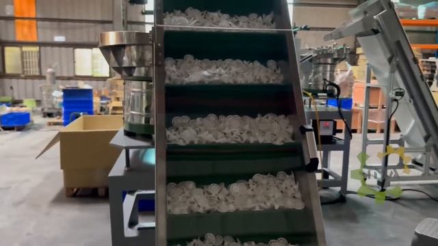 Автомат для сборки тарельчатого дюбеля с гвоздём смотреть онлайн