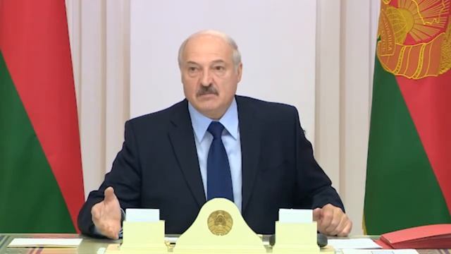 Лукашенко:"Давайте мы будем получать такую зарплату, как несчастные нянечки" смотреть онлайн
