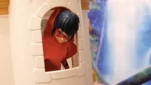 ЛЕДИ БАГ И СУПЕР-КОТ В AMONG US В РЕАЛЬНОЙ ЖИЗНИ. КТО ПРЕДАТЕЛЬ?