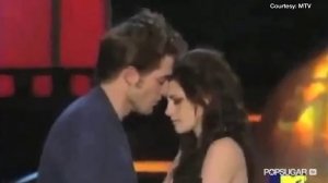 Kristen Stewart and Robert Pattinson's Best Kiss Wins at the MTV Movie Awards!