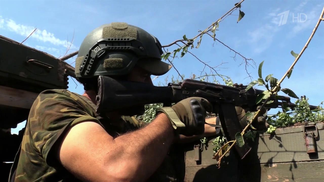 Репортаж из-под Работино, где российские военные отбивают атаки элитных частей врага