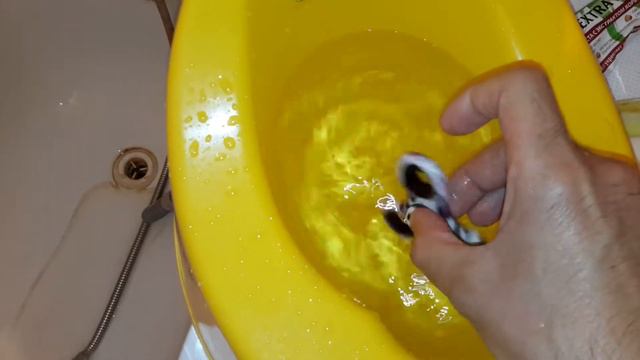 ЧТО БУДЕТ ЕСЛИ КРУТЯЩИЙСЯ СПИННЕР ОПУСТИТЬ В ВОДУ? смотреть онлайн