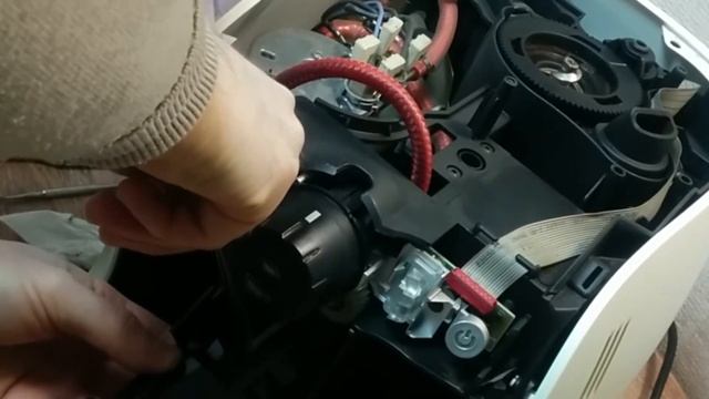 Как разобрать кофемашину Saeco xsmall. Чистка диспенсера смотреть онлайн