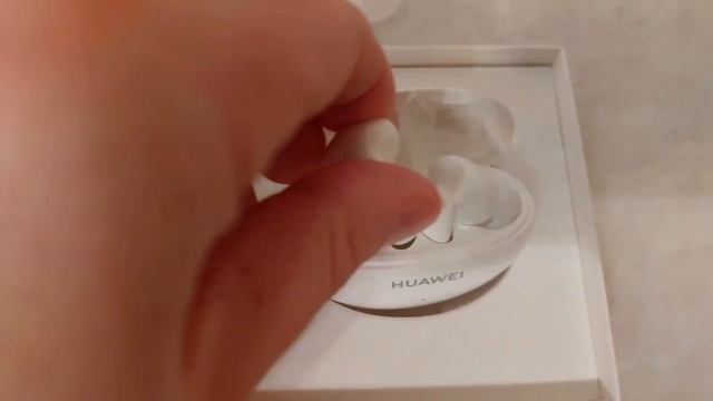 Распаковка — Беспроводные наушники Huawei FreeBuds 5i