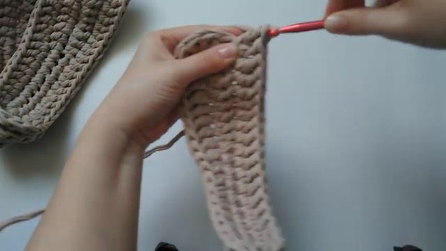 МК двойная подошва для тапочек из трикотажной пряжи Зефирка | how to knit a sole for home Slippers смотреть онлайн