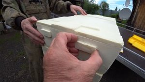 ОЧЕРЕДНАЯ ПОСЫЛКА ОТ БИНЕНХАУСА, ШЕСТИРАМОЧНЫЙ УЛЕЙ ППУ, ПЛАСТИКОВЫЕ РАМКИ И КЛЕТОЧКИ ДЛЯ МАТОК.