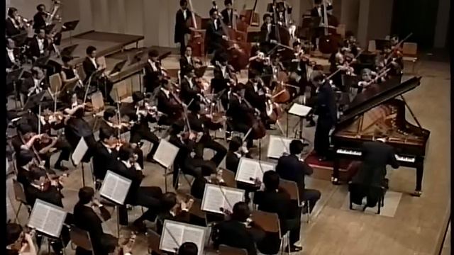 Stanislav Bunin plays Rachmaninov 2nd piano concerto смотреть онлайн