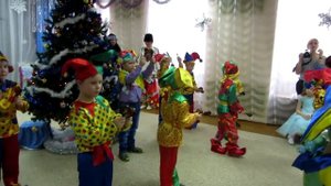 танец скоморохов с ложками в детском саду