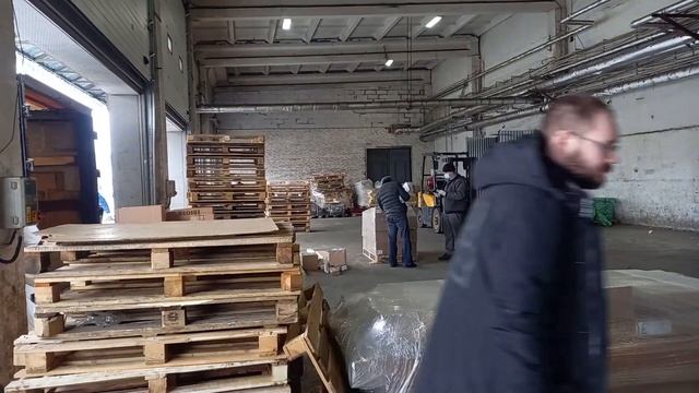 Детектив, психолог, кладовщик: один день в «шкуре» менеджера по продажам