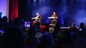 🔥🔥💯"Русский размер" завел зал хитом 90-х! В зале пели и танцевали! #русскийразмер#бегутгода