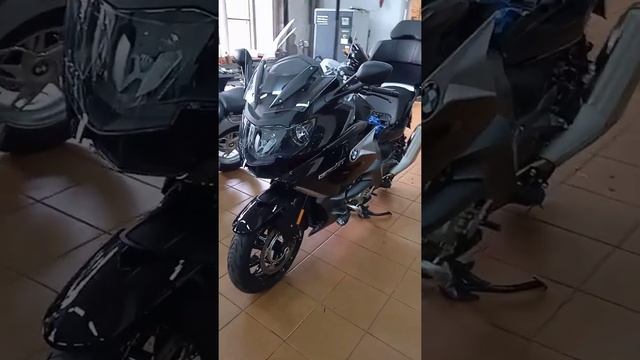 BMW K 1600 GT Защита пластика мотоцикла антигравийной пленкой. #PlenkiSPb