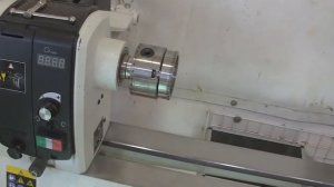 Крестовые тиски на токарном станке по дереву. Machine vise for wood.