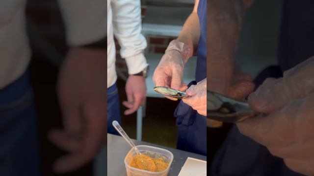 Запечённые мидии в японском соусе спайси