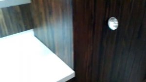 Механизм открывания мебельных дверей как в автобусе