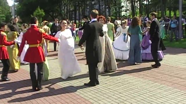 Исторические танцы. Челябинск, парк Гагарина смотреть онлайн