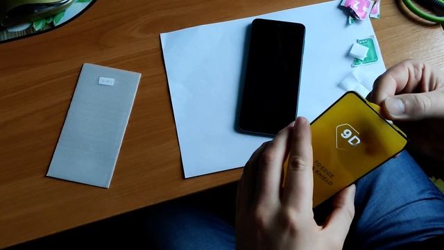Наклеивание закаленного 9D стекла на Redmi Note 9 Pro смотреть онлайн