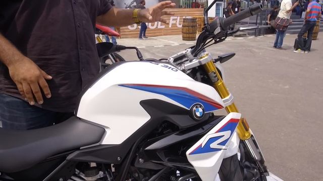 BMW Motorrad G 310 R and G 310 GS - Launch, Price, Quick Walkaround | ZigWheels.com смотреть онлайн