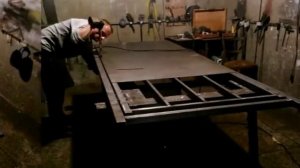 Скрытые петли , в стальных дверях.КИЕВ.0992518548