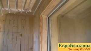 Обшивка балкона деревянной вагонкой со встроеным шкафом