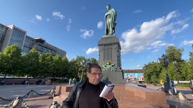 Стихомарафон «Стихи любимого поэта – за две недели вокруг света». Олег Столяров