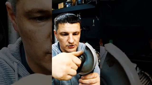 Как правильно ставить диск на болгарку. А как ставишь ты? смотреть онлайн