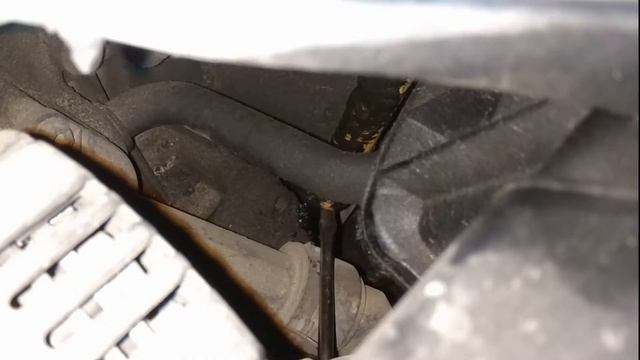 Замена воронки / направляющей масляного щупа VW PASSAT B5+ 1.6 ALZ смотреть онлайн