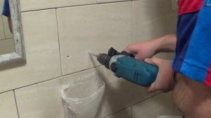 Аккуратные отверстия в плитке