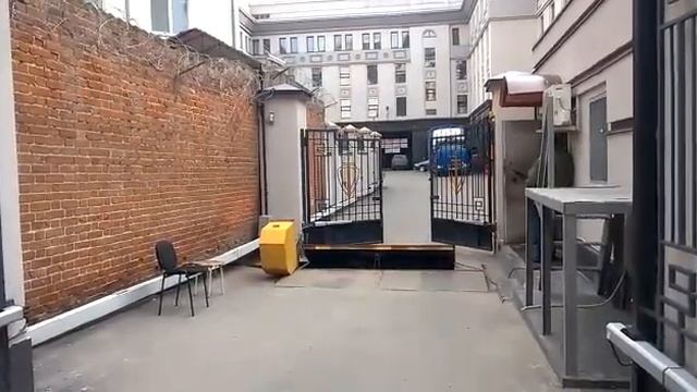 Автоматика для распашных ворот, гидравлические приводы 422CBAC, 400CBAC смотреть онлайн