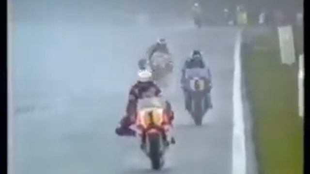 1985 Marlboro British 500cc Motorcycle Grand Prix. Part 2/3 смотреть онлайн