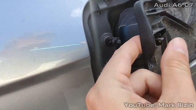 Что делать если не открывается бензобак Audi A6 C7 / Как снять крышку и заменить замок бензобака смотреть онлайн