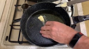 КАМБАЛА ЖАРЕНАЯ на сковороде, вкусный  рецепт приготовления рыбы. В сметанном соусе с креветками