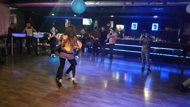 Бачата урок с Коста 22.02.2019 смотреть онлайн